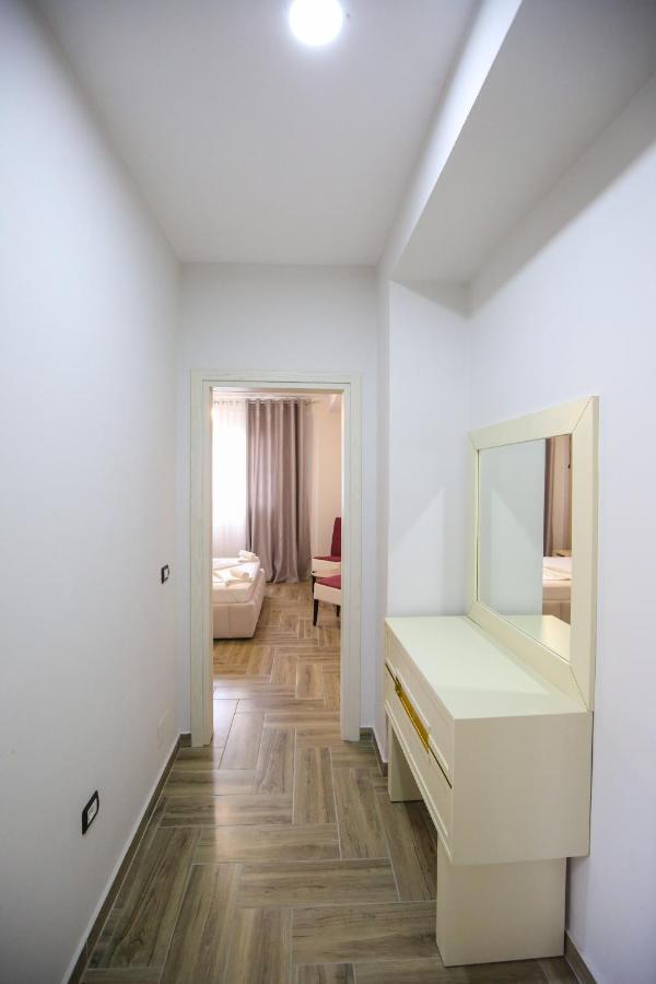Hotel Vila Stefa Vlorë エクステリア 写真